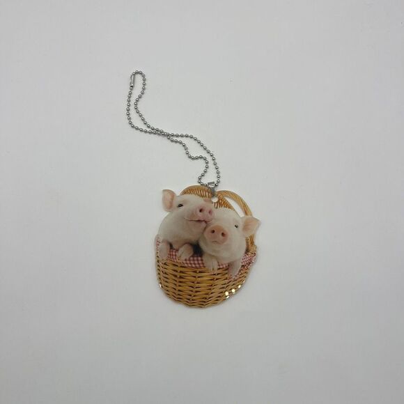 2 Pig Ornaments - Sand dollar  No Peeking & 2 Pigs In A Basket With Chain - Picture 3 of 6